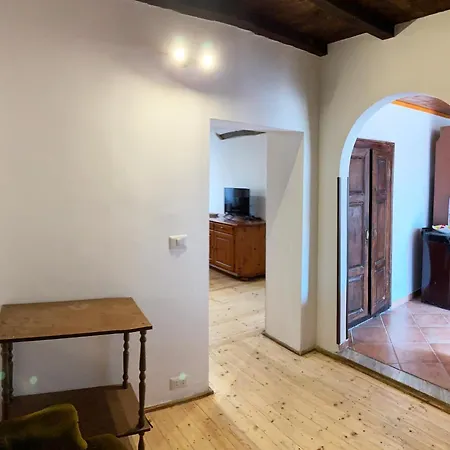 Alexander Place * Pellio Inferiore